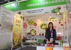 Mrs Fan Fubian from Tianshui Qinzhou Jingxi Cooperative. The company supplies pears and apples from Gansu province, China.